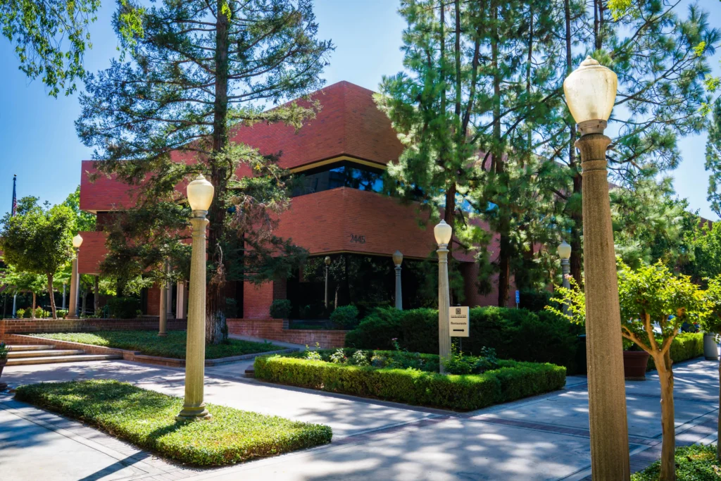 Courtyard view of 2445 Capitol