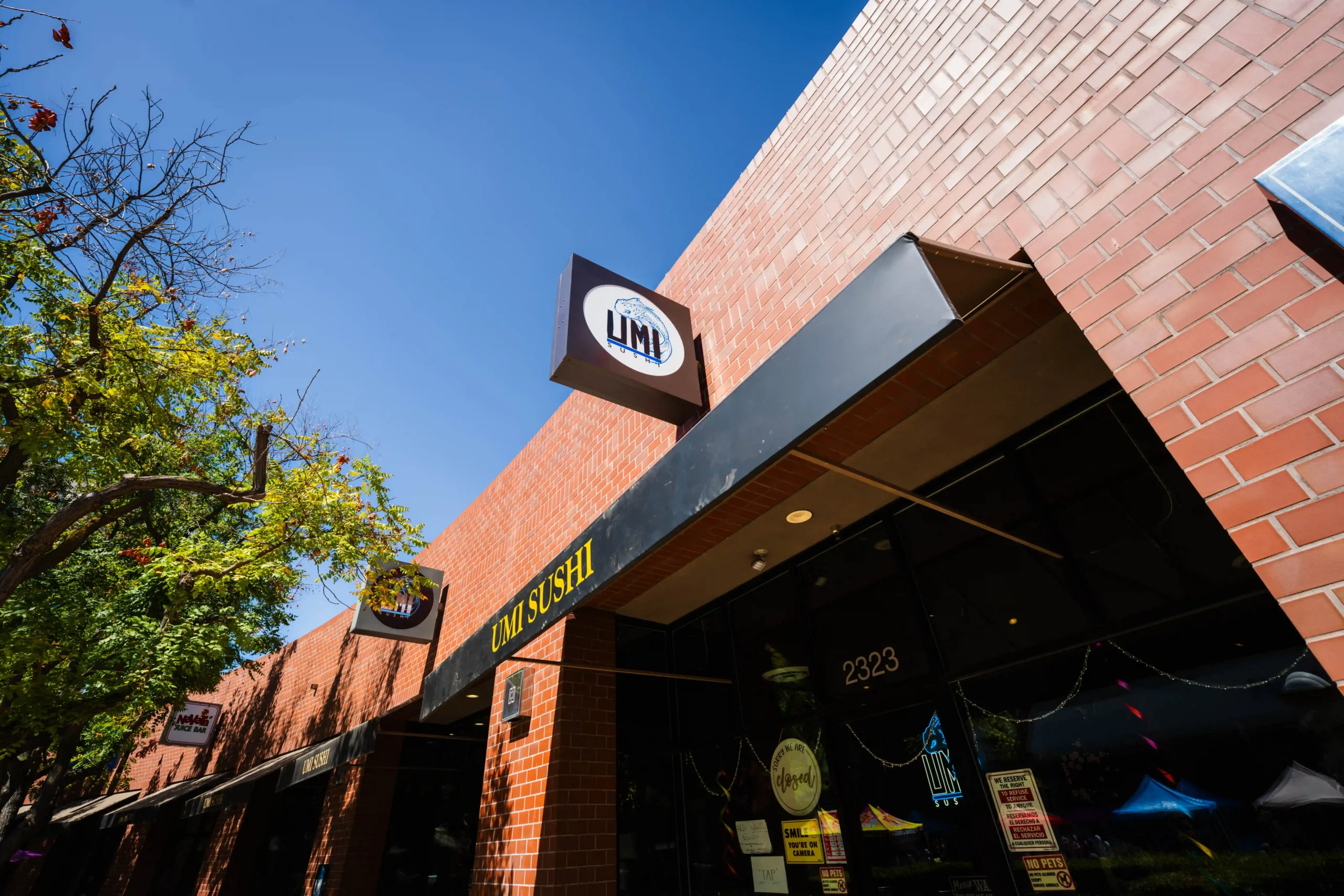 Entrance to Umi Sushi Crescent Building